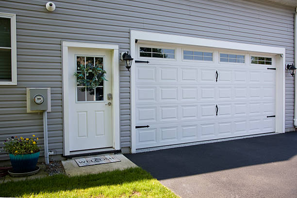 24/7 Emergency Garage Door Panel Replacement experts in Breaux Bridge, LA